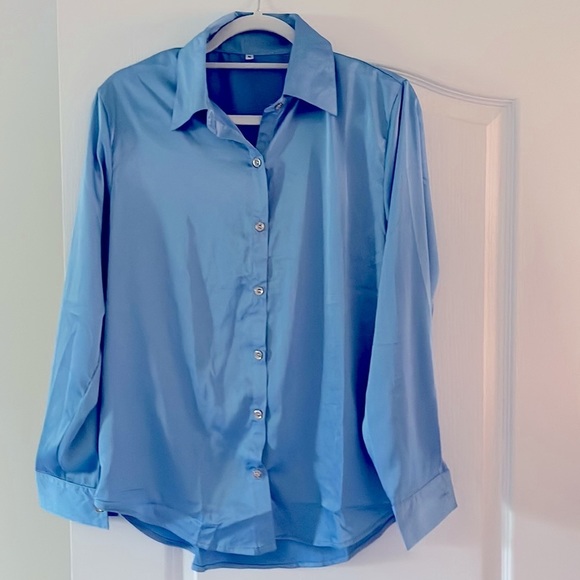 Women’s Satin Button Down Blouse-Size Medium - Picture 2 of 3